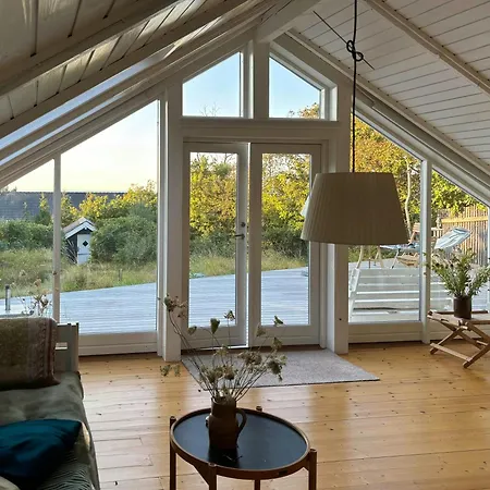Classic 1970s Summer House With Kattegat Views Сasa de vacaciones *