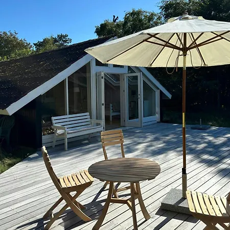Classic 1970s Summer House With Kattegat Views Сasa de vacaciones *