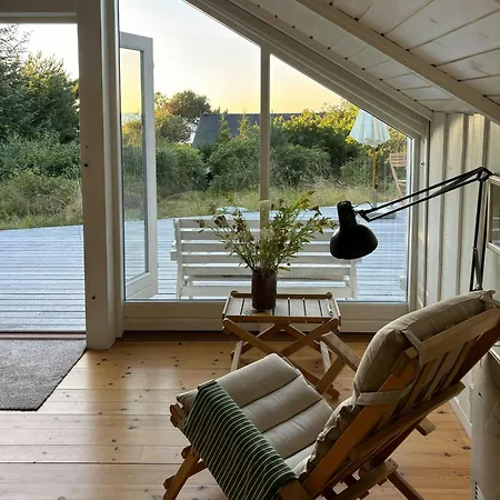 Сasa de vacaciones Classic 1970s Summer House With Kattegat Views Græsted