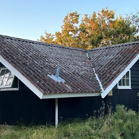 Classic 1970s Summer House With Kattegat Views Сasa de vacaciones Græsted